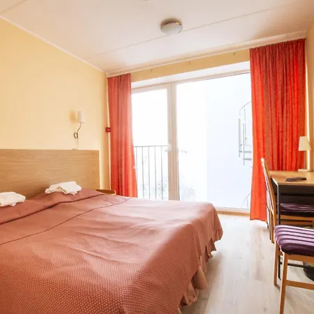 Carolina Hotel 2*