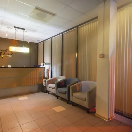 Hotel Carolina 2*