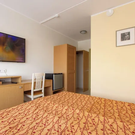 Hotel Carolina 2*