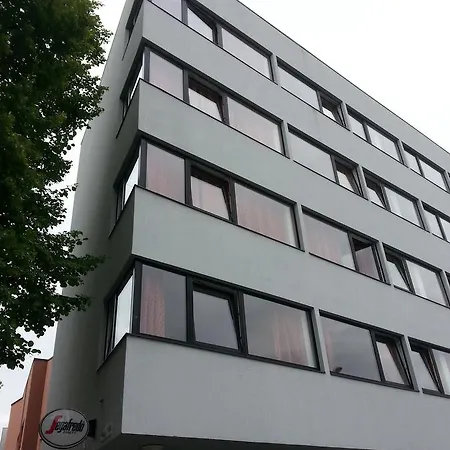 Hotel Carolina 2*