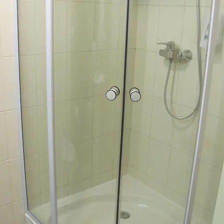 Carolina Hotel 2*